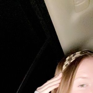 Meet your Posher, Faith